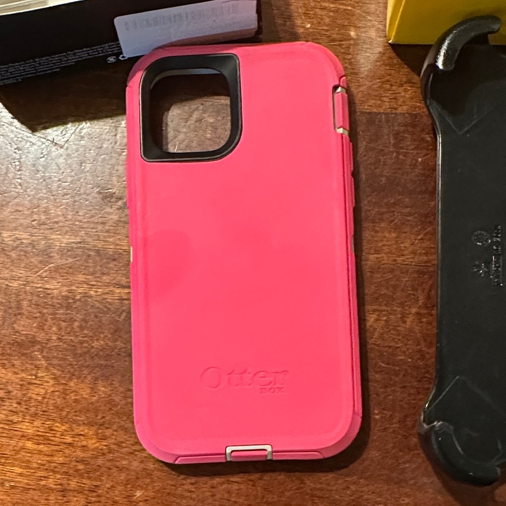 OtterBox Defender Series Pink Case for iPhone 11 Pro - Picture 9 of 12
